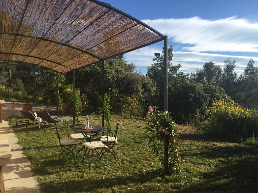 Le Gite Des Cadieres Lägenhet Evenos Exteriör bild